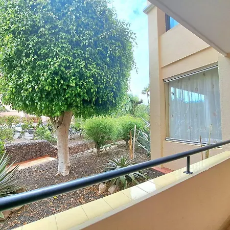Bonito Estudio En Cristianos En Complejo Con Piscina Y Cerca De Playa Daire Los Cristianos (Tenerife)
